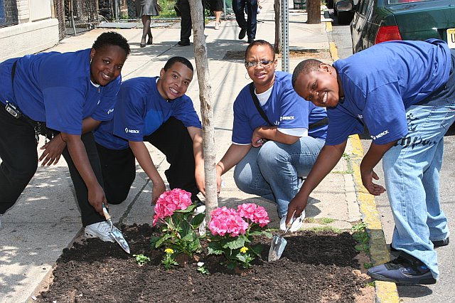 volunteers in Newark, NJ